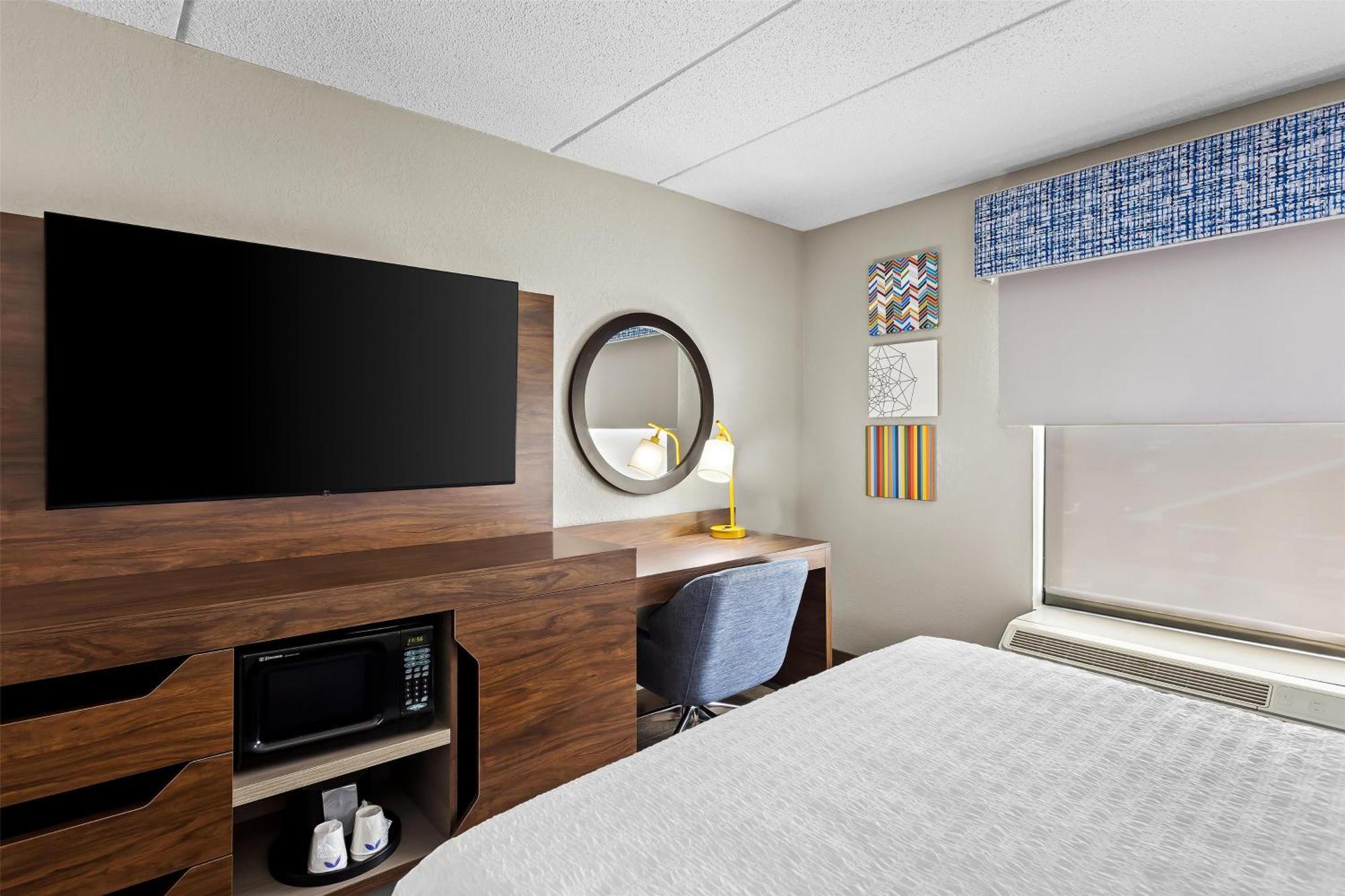 Hampton & Hotel 3*