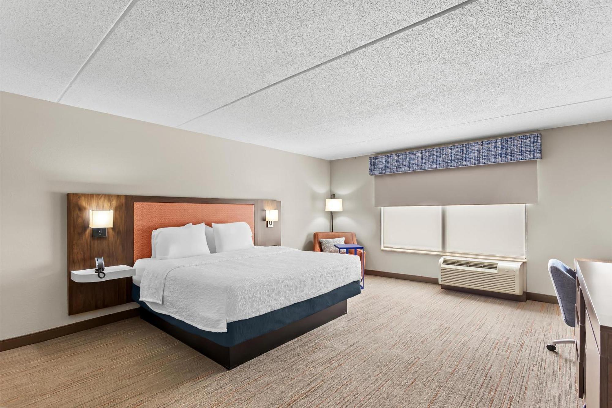Hampton & Hotel 3*